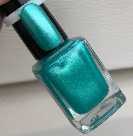 ESMALTE PARA UÑAS 100 BEAUTY AQUAMARINE PERLADO
